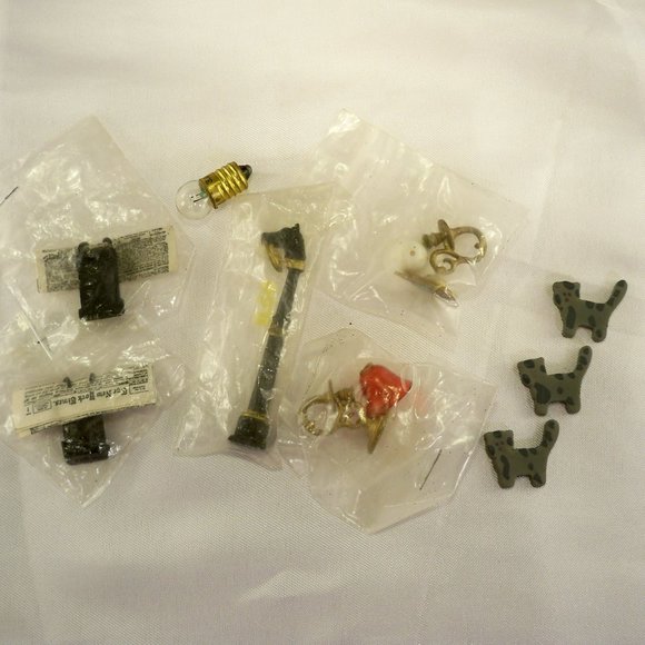 NEW *Miniature- Mailbox, Hitching post, Lamps, 2D Cats - Picture 1 of 3